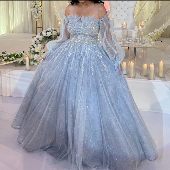 Dress - Picture 1 of 3
